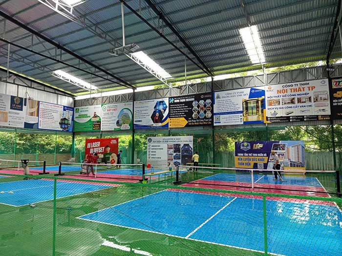 ve-sinh-san-pickleball